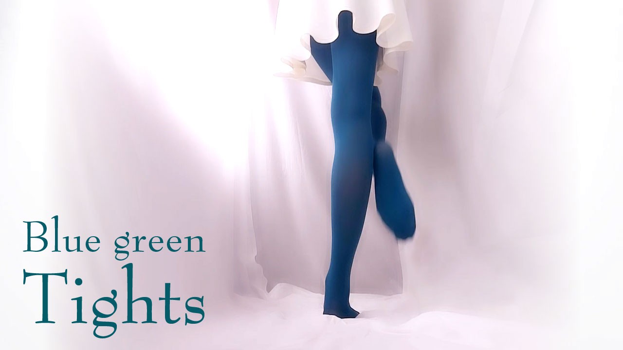 【tights】ブルーグリーンタイツと白ミニスカート【skirts】