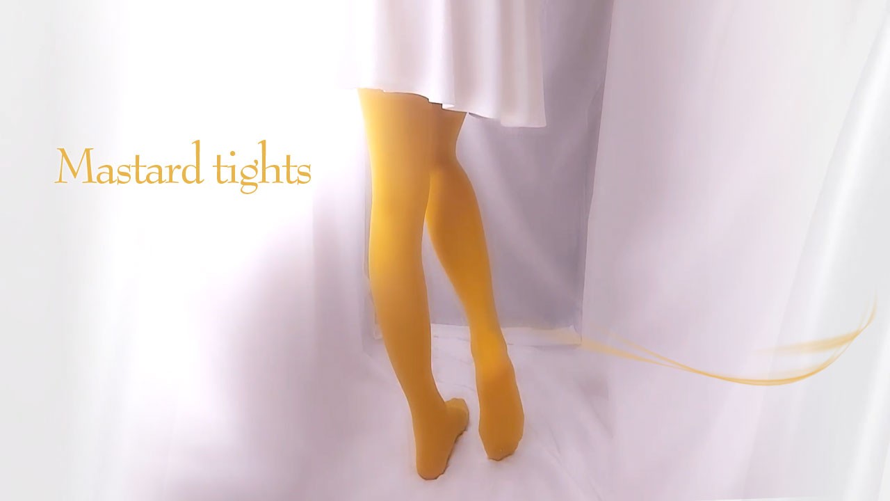 【tights】マスタードタイツと白ミニスカート【skirts】