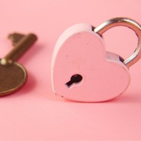 貞操帯中毒 下半身管理されてるなんて彼女に言えない…