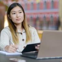幕井ひなた